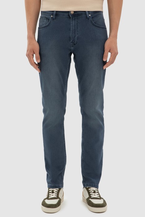 джинсы slim fit фотография