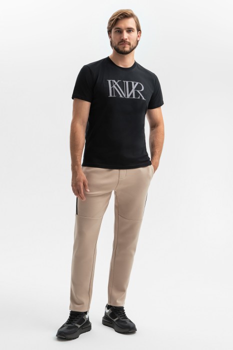 футболка из хлопка с логотипом из россии вид сбоку