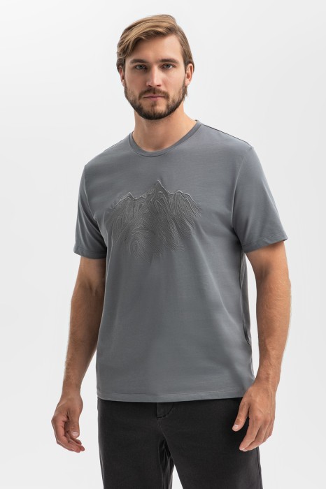 футболка из хлопка с вышивкой по цене 3990 руб вид справа