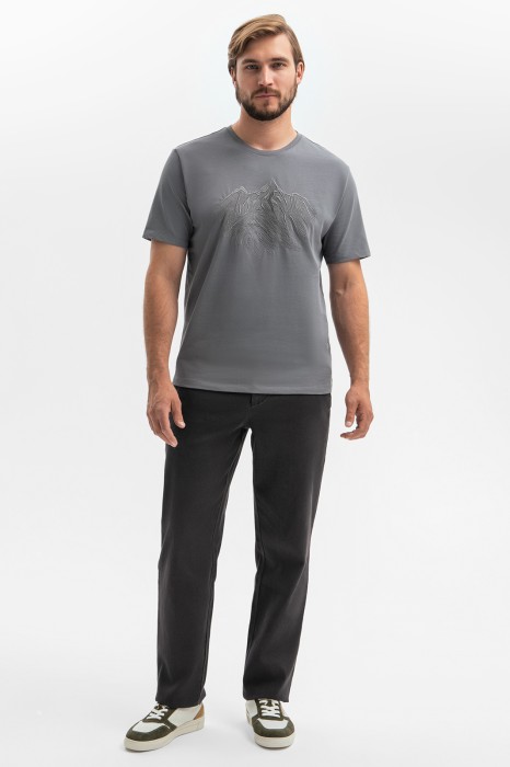 футболка из хлопка с вышивкой из россии вид сбоку