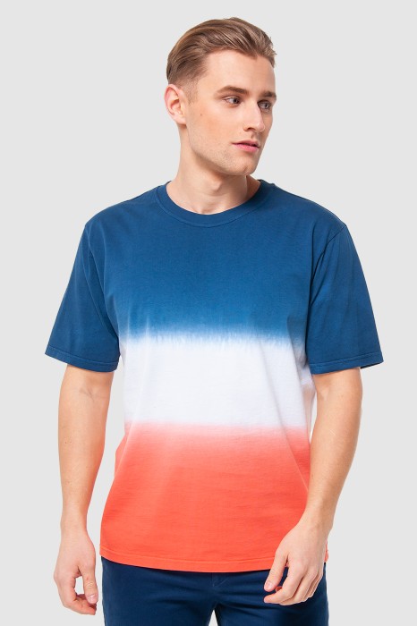 футболка из хлопка фотография