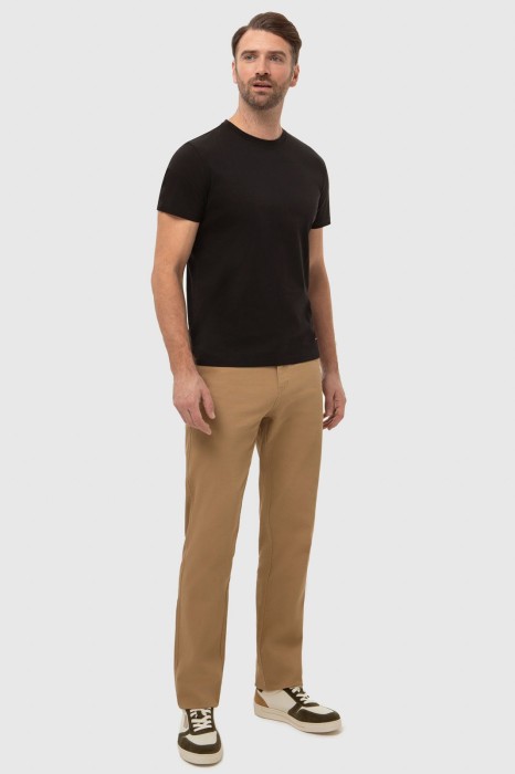 Товар черного цвета с внутренней стороны