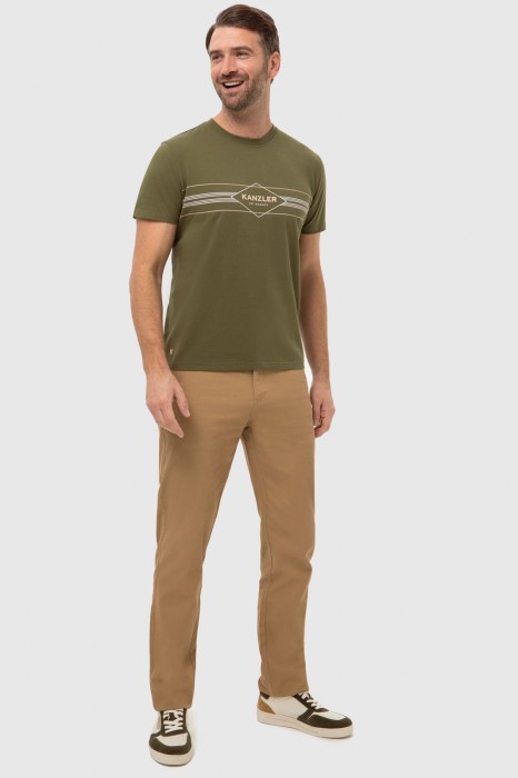 Товар хаки цвета с внутренней стороны