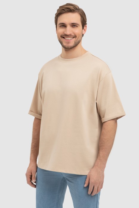 Товар бежевого цвета с внутренней стороны