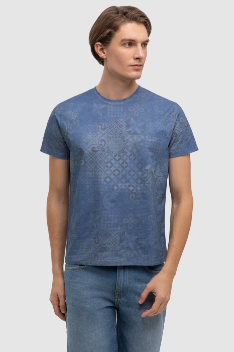 футболка из хлопка фотография