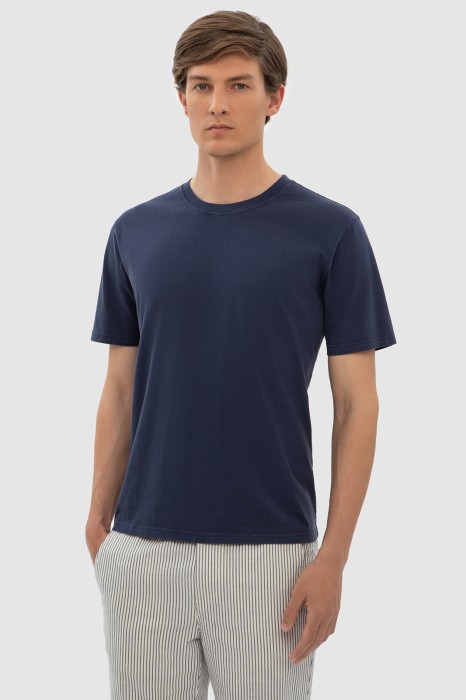 футболка из хлопка по цене 1990 руб вид справа