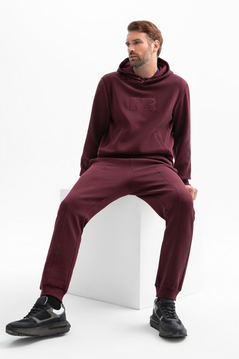 Товар бордового цвета с внутренней стороны