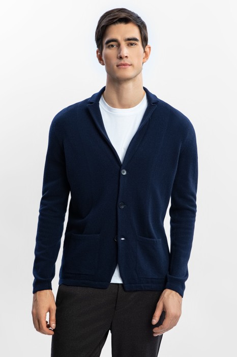 Товар синего цвета с внутренней стороны