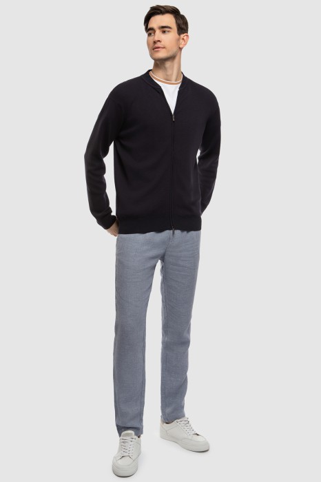 Товар синего цвета с внутренней стороны