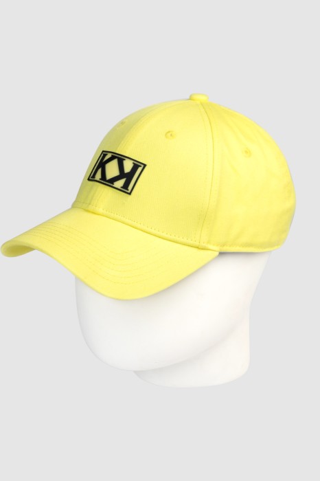 кепка с логотипом фотография