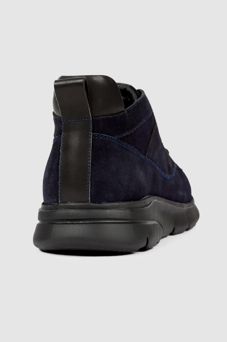 кроссовки из замши по цене 5995 руб вид справа