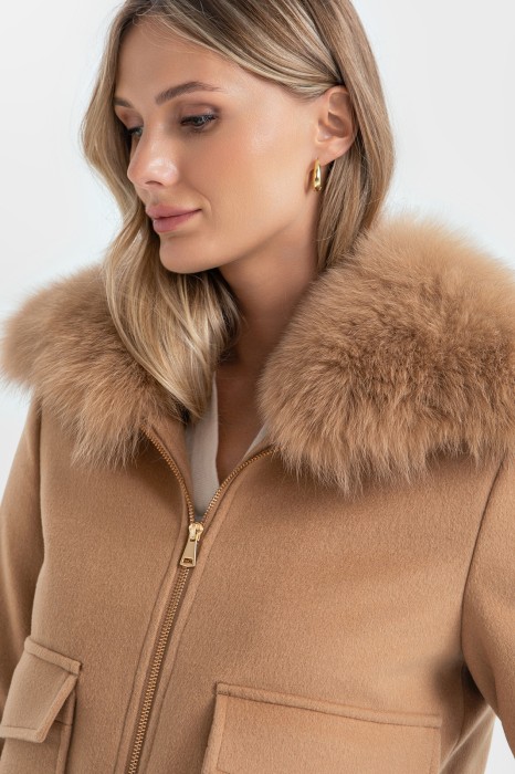 куртка из шерсти и кашемира с натуральным мехом от бренда kanzler вид слева