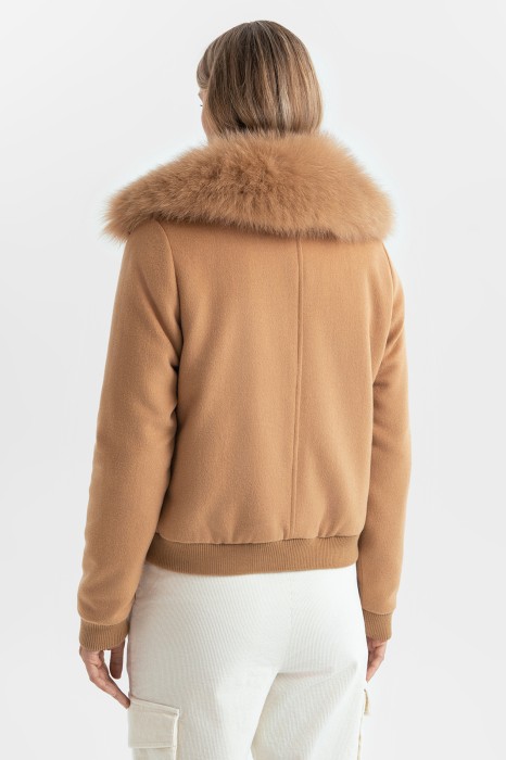 куртка из шерсти и кашемира с натуральным мехом из россии вид сбоку