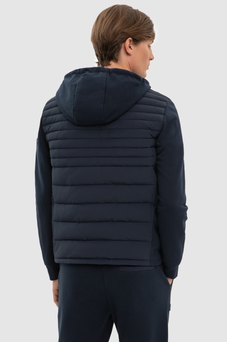 Товар синего цвета с внутренней стороны