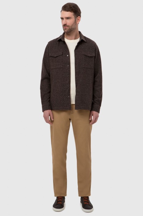 Товар коричневого цвета с внутренней стороны