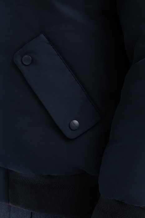 куртка с натуральным мехом и водоотталкивающей обработкой по цене 26990 руб вид справа