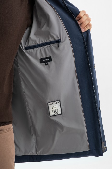 куртка с натуральным мехом и водоотталкивающей обработкой по цене 39990 руб вид справа