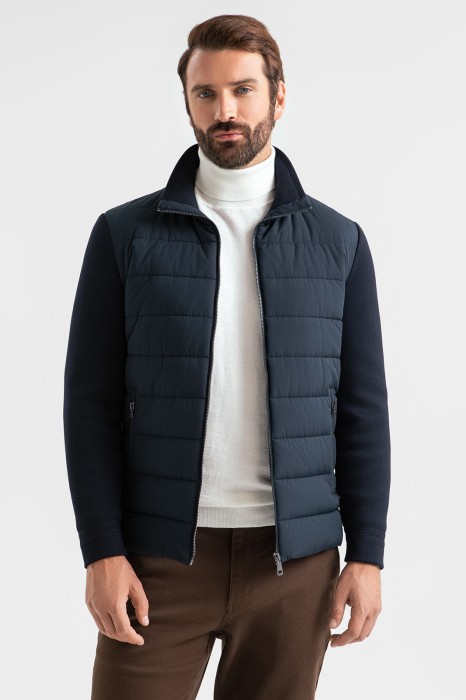 куртка с трикотажными рукавами фотография