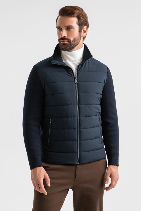 куртка с трикотажными рукавами из трикотажа спереди