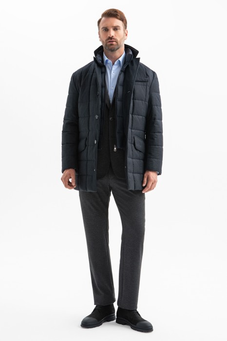 Товар серого цвета с внутренней стороны