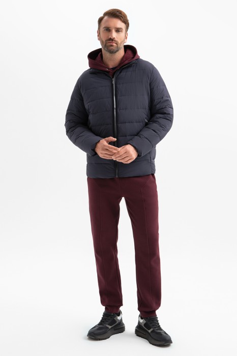 Товар синего цвета с внутренней стороны