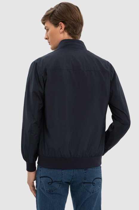 куртка из россии вид сбоку