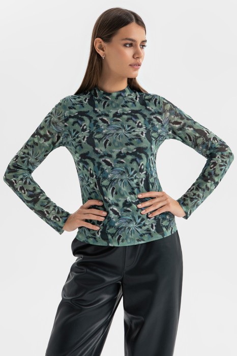 лонгслив с принтом по цене 6990 руб вид справа