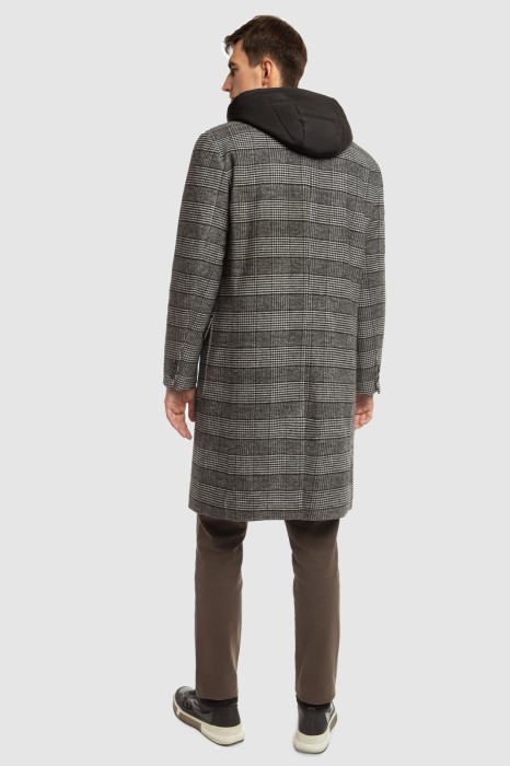 пальто двубортное демисезонное в клетку со съемным капюшоном из россии вид сбоку