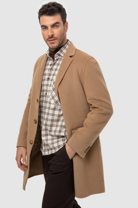 Товар бежевого цвета с внутренней стороны