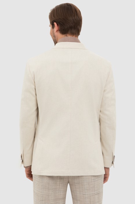 Товар бежевого цвета с внутренней стороны