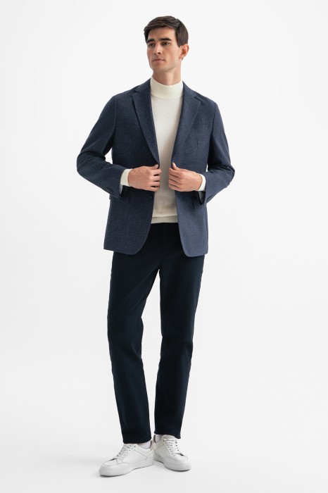 Товар синего цвета с внутренней стороны