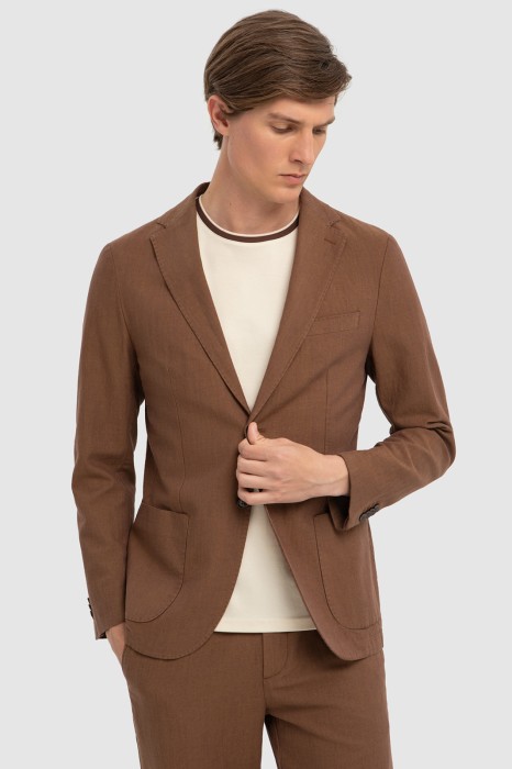 Товар коричневого цвета с внутренней стороны