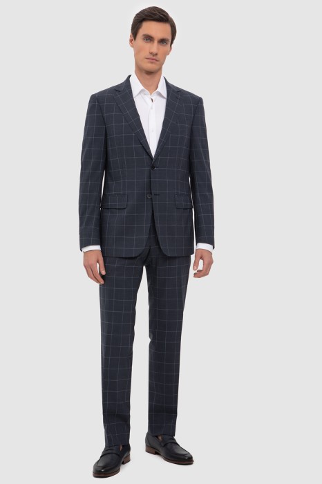 Товар серого цвета с внутренней стороны