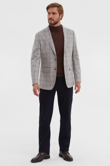 Товар бежевого цвета с внутренней стороны