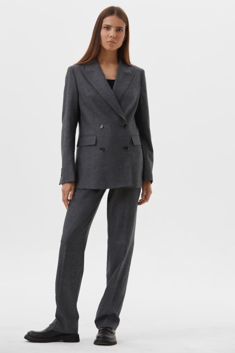 Товар серого цвета с внутренней стороны