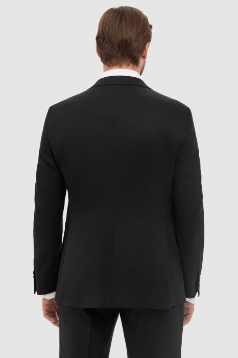 Товар черного цвета с внутренней стороны