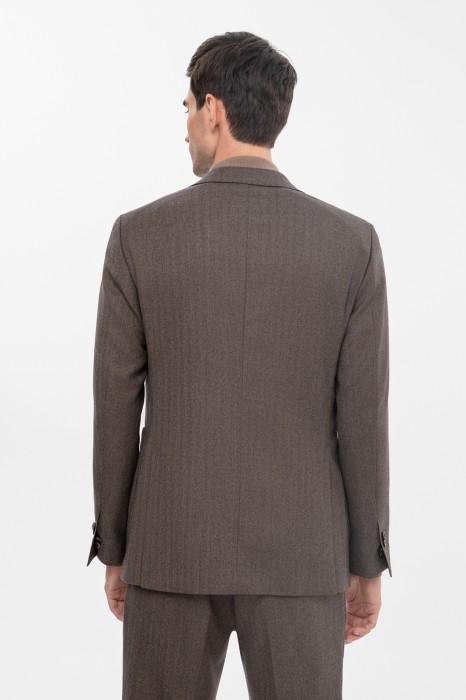 пиджак из шерсти из россии вид сбоку