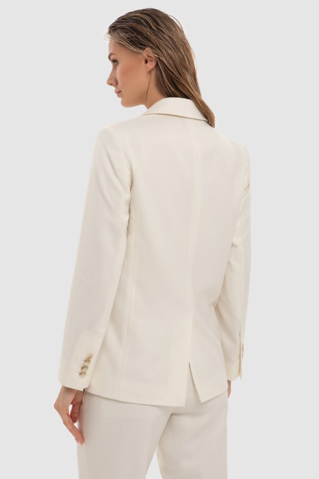 Товар бежевого цвета с внутренней стороны