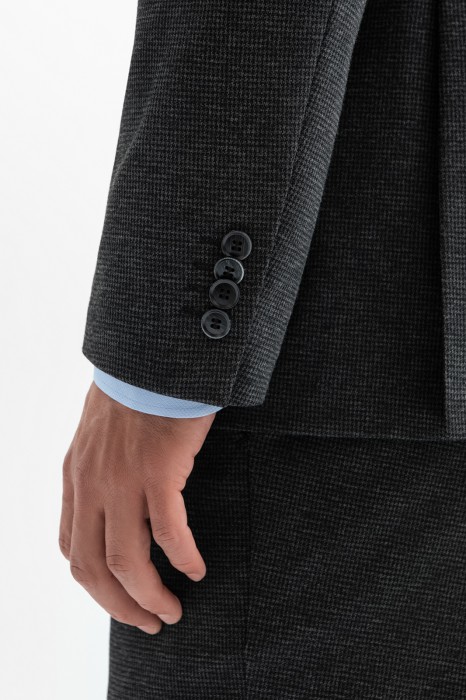 пиджак из трикотажной ткани по цене 21990 руб вид справа