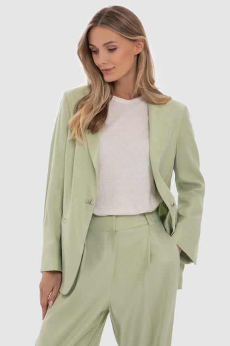 пиджак изо льна и вискозы из льна спереди