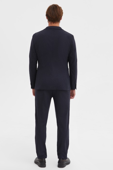 Товар синего цвета с внутренней стороны