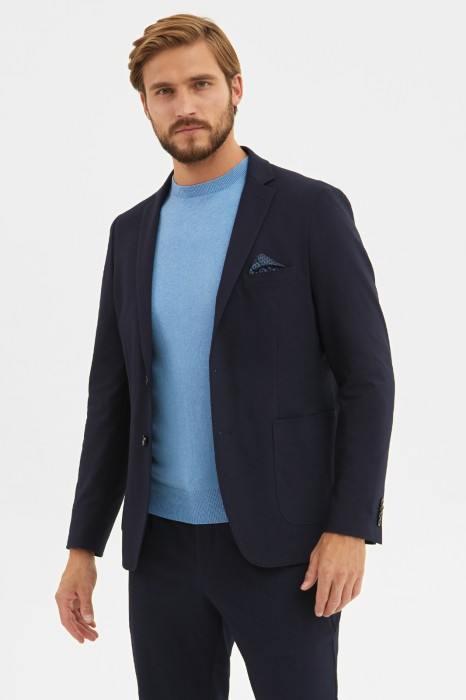 пиджак костюмный приталенный фотография