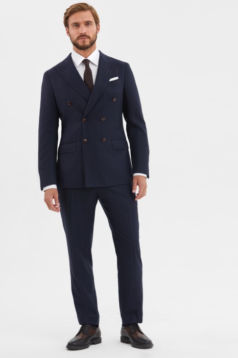 Товар синего цвета с внутренней стороны