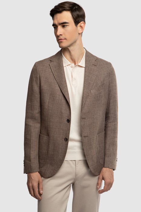 Товар коричневого цвета с внутренней стороны