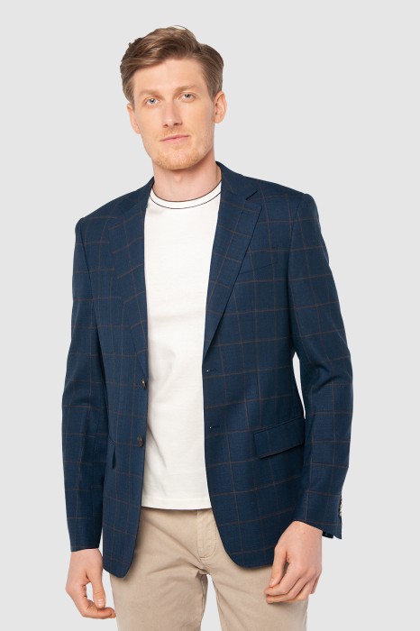 пиджак полуприталенный в клетку из шерсти, устойчивой к сминанию фотография