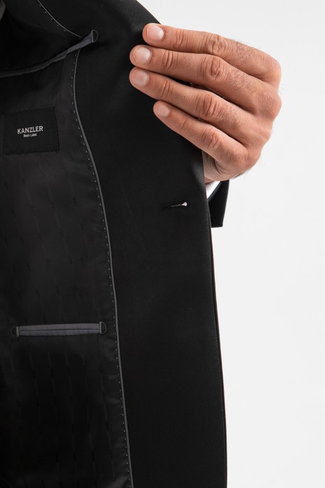 пиджак-смокинг по цене 29990 руб вид справа