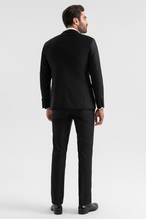 пиджак-смокинг из проверенных материалов спереди