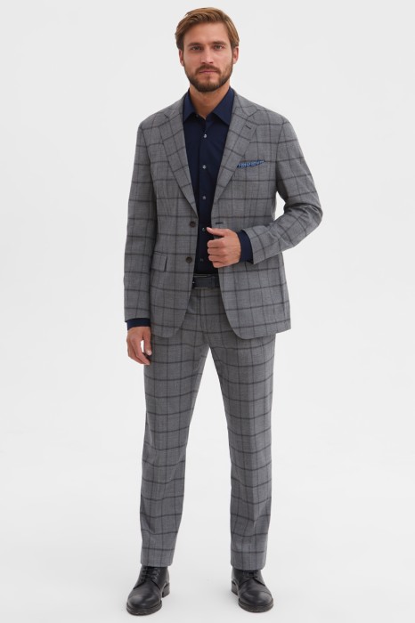 Товар серого цвета с внутренней стороны