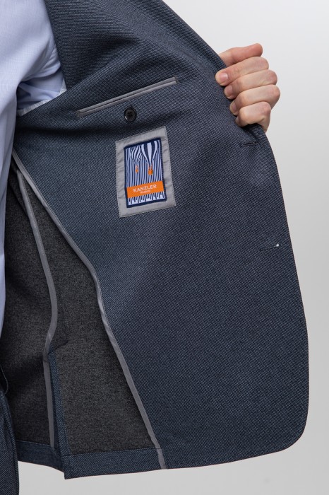 пиджак по цене 19990 руб вид справа