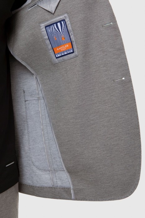 пиджак по цене 14990 руб вид справа